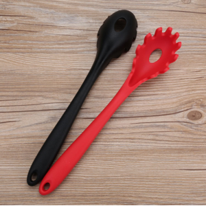 硅膠勺子和普通勺子哪個(gè)更適合小孩子，看完你就知道了【最新資訊】