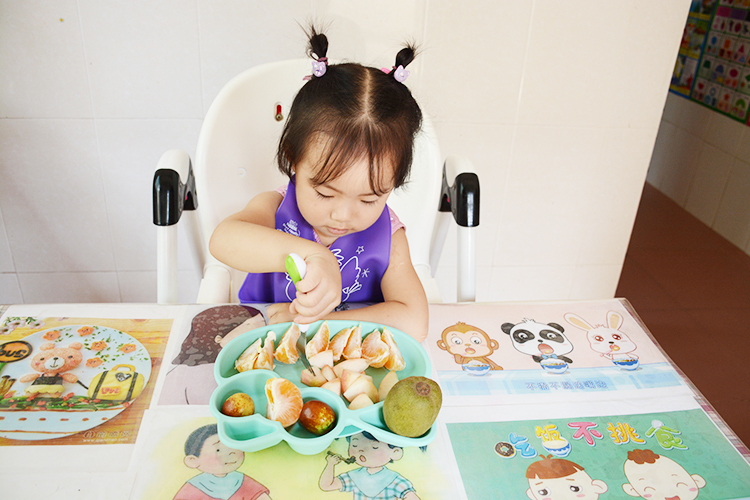 hello kitty小貓餐盤實(shí)拍圖 hello kitty小貓餐盤實(shí)拍圖